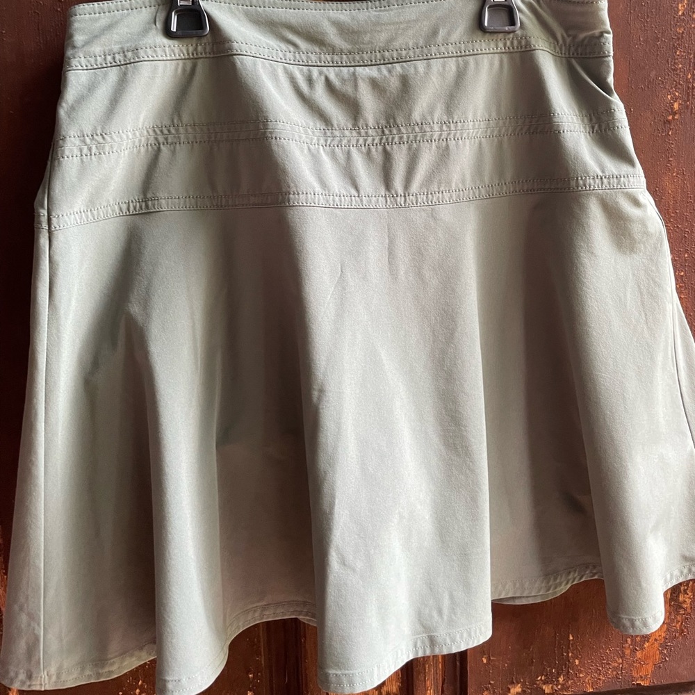 Athelta grey skirt